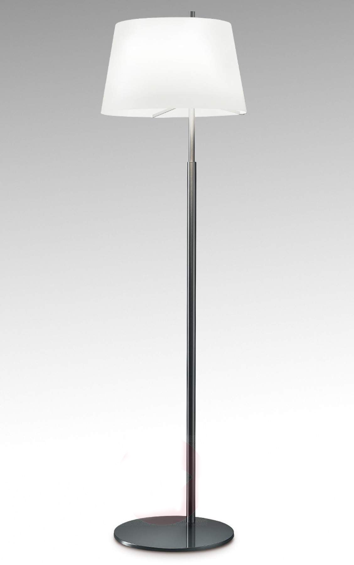 1226 Stehlampe